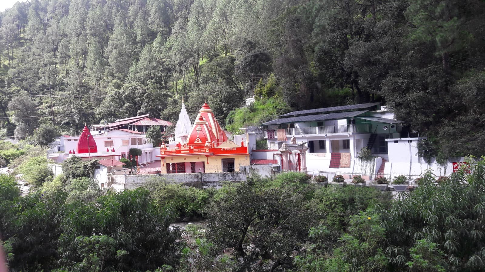 श्री कैंची धाम आश्रम